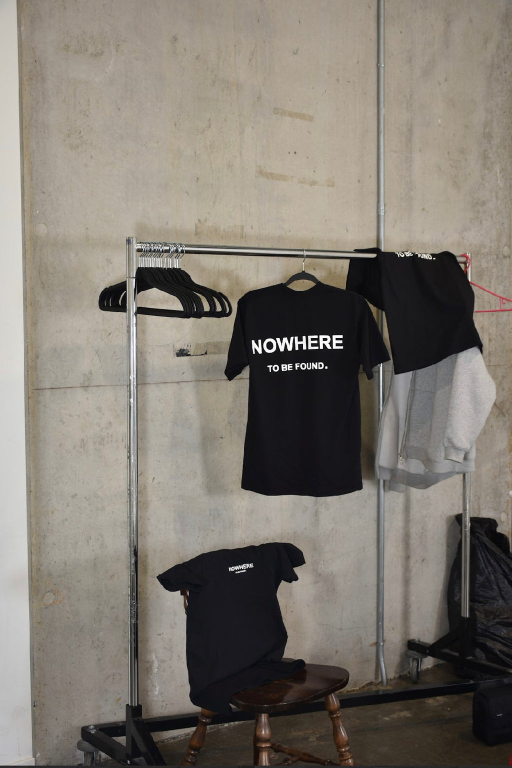 BLACK TEE