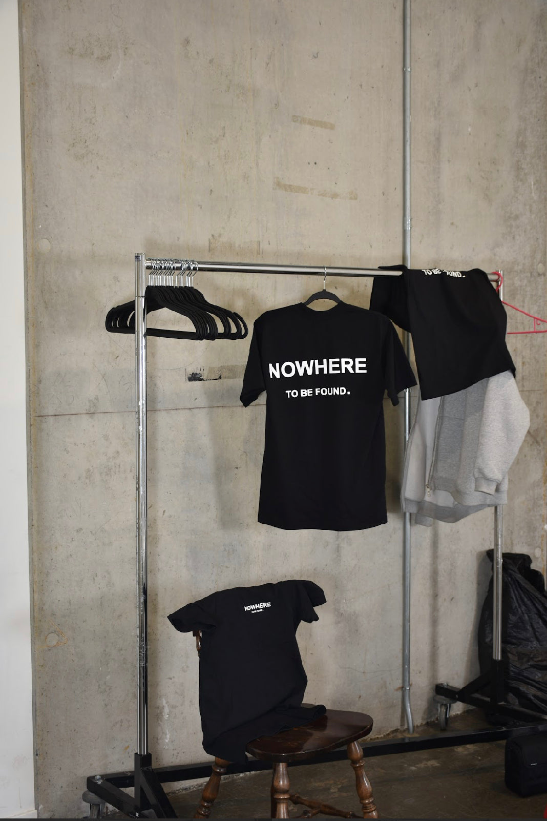 BLACK TEE