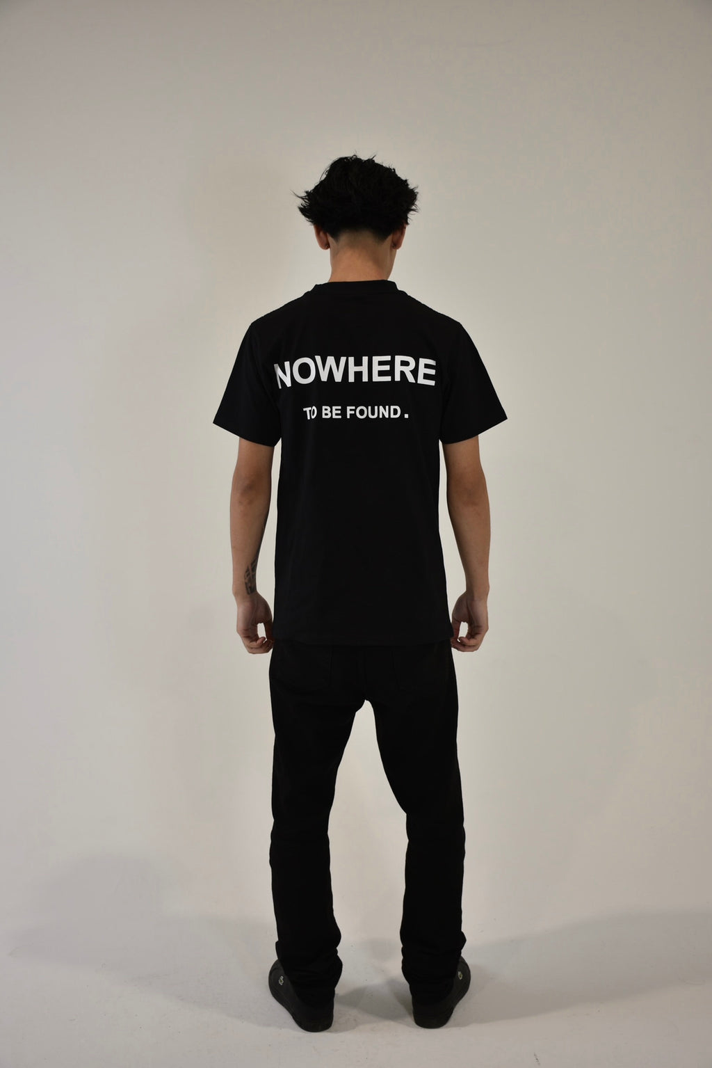 BLACK TEE