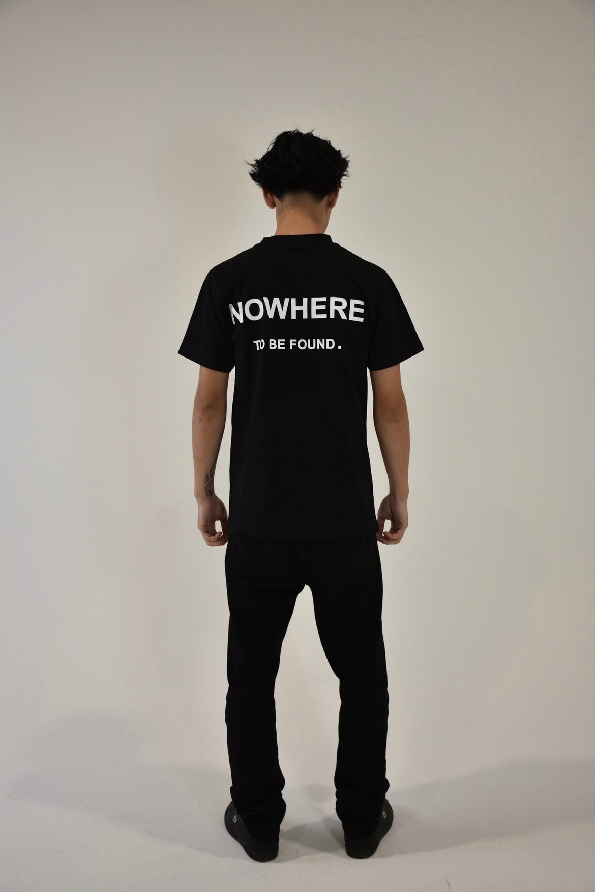 BLACK TEE